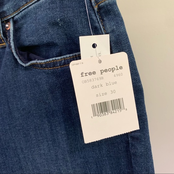 Free People High Rise Busted Knee Skinny Jean Dark Blue W30 NWT - Picture 4 of 12